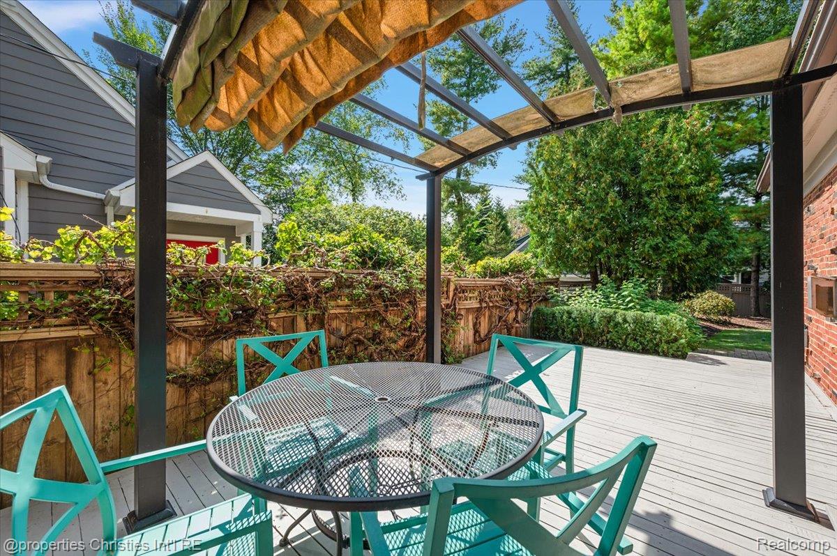 264 Larchlea Drive