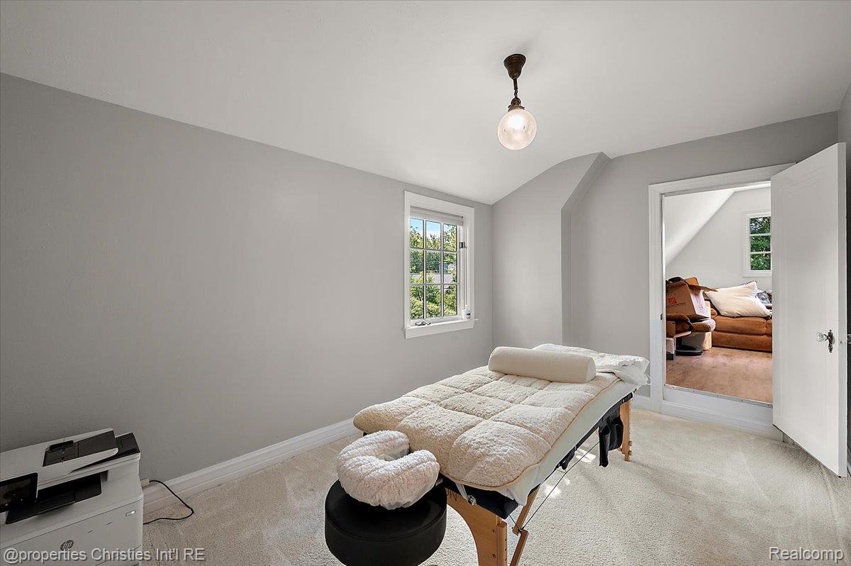 264 Larchlea Drive