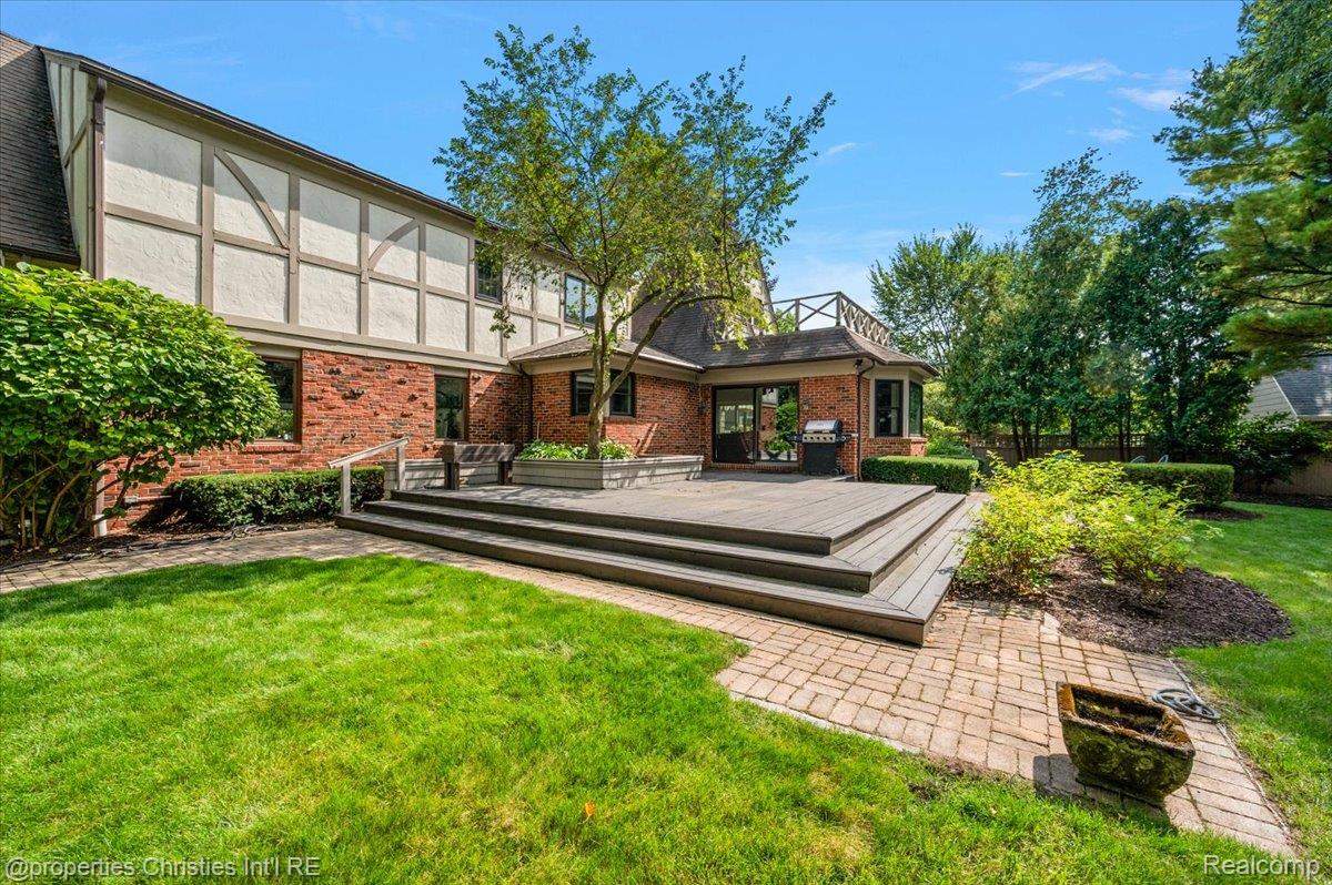264 Larchlea Drive