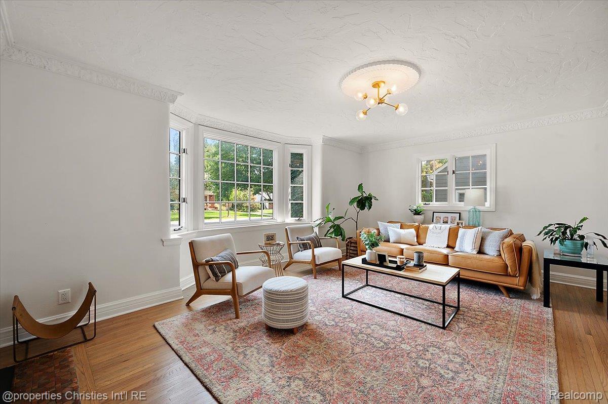 264 Larchlea Drive