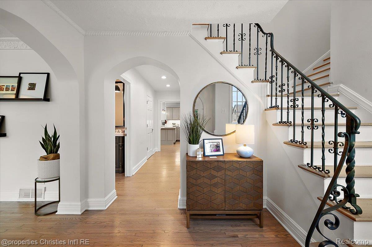 264 Larchlea Drive
