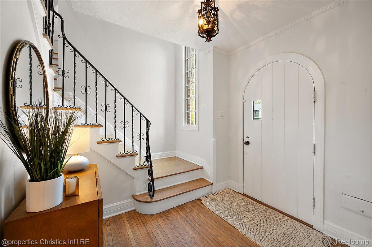 264 Larchlea Drive