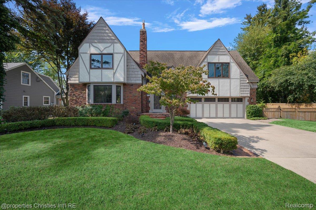 264 Larchlea Drive
