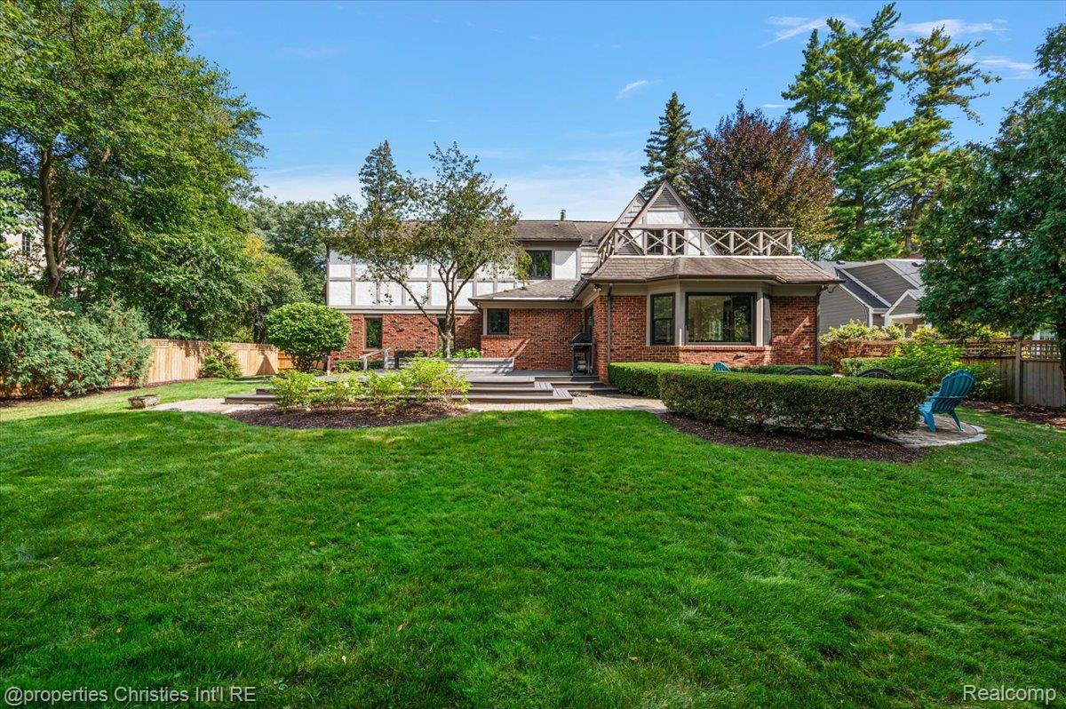 264 Larchlea Drive