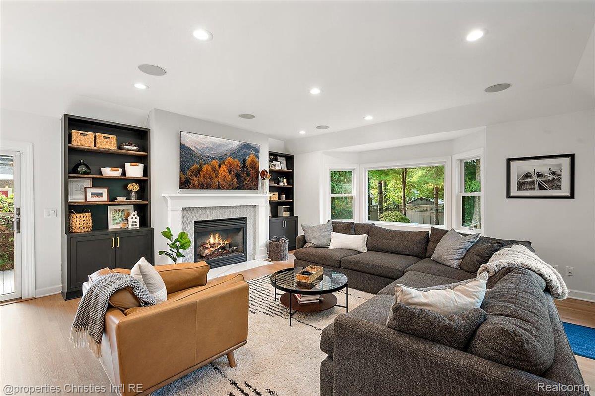 264 Larchlea Drive