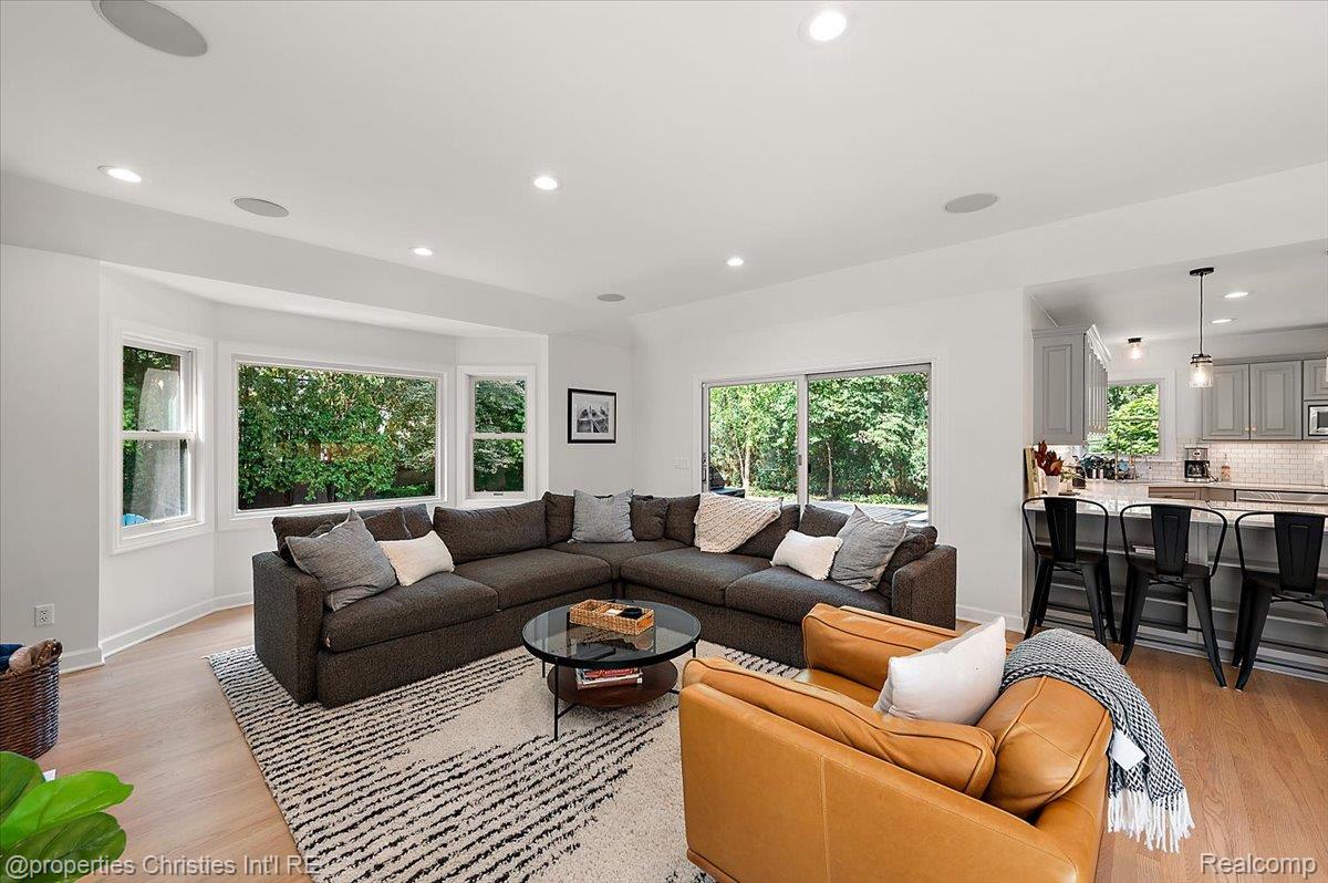 264 Larchlea Drive