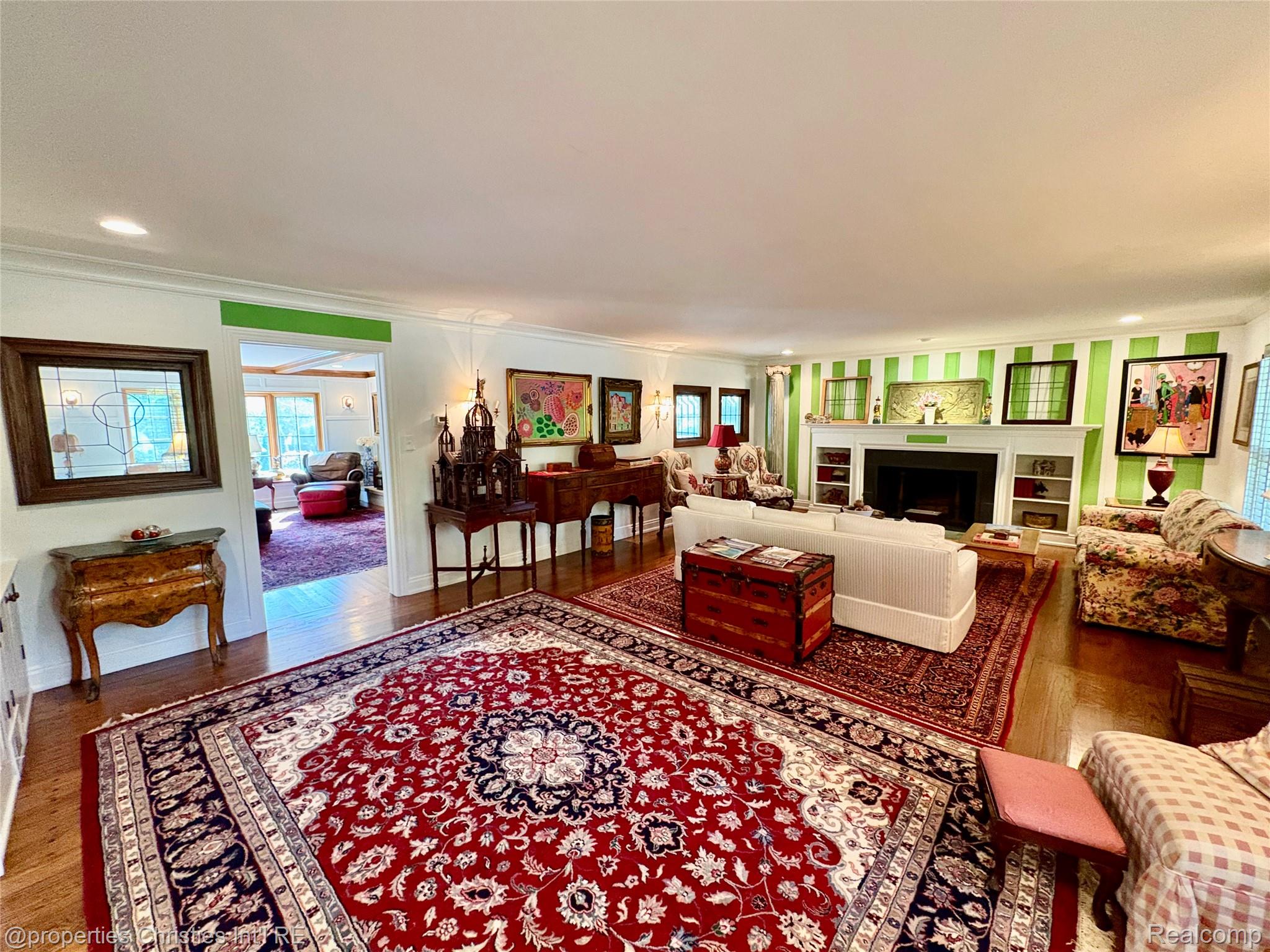 275 BARDEN Road