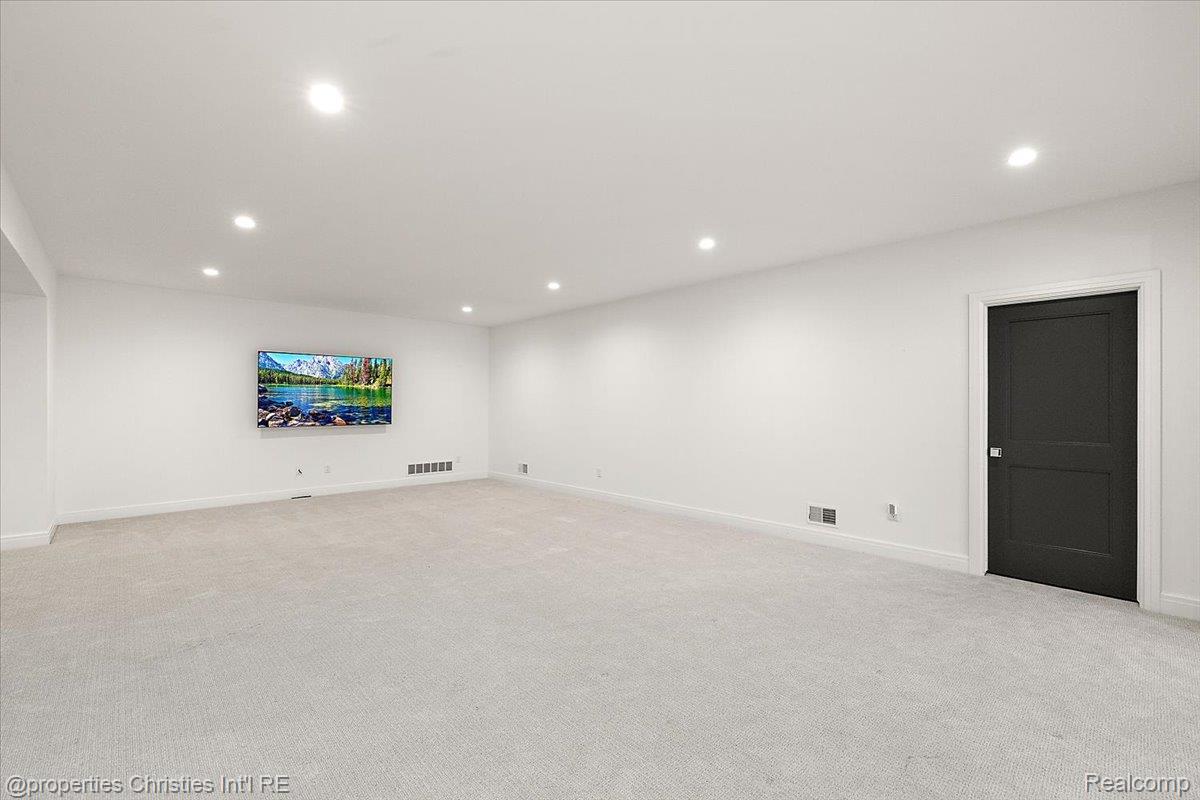 956 Westwood Drive