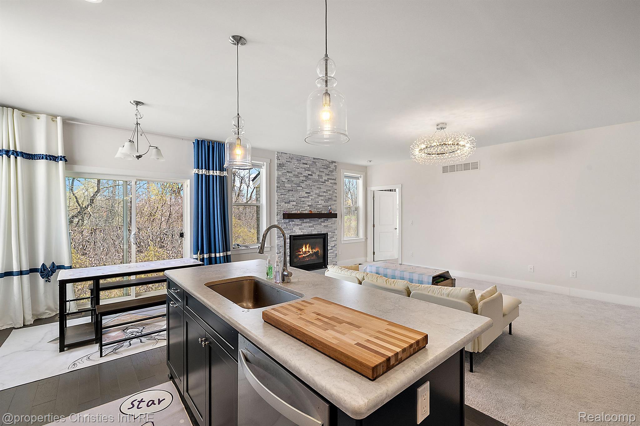 5545 Helmsdale Boulevard