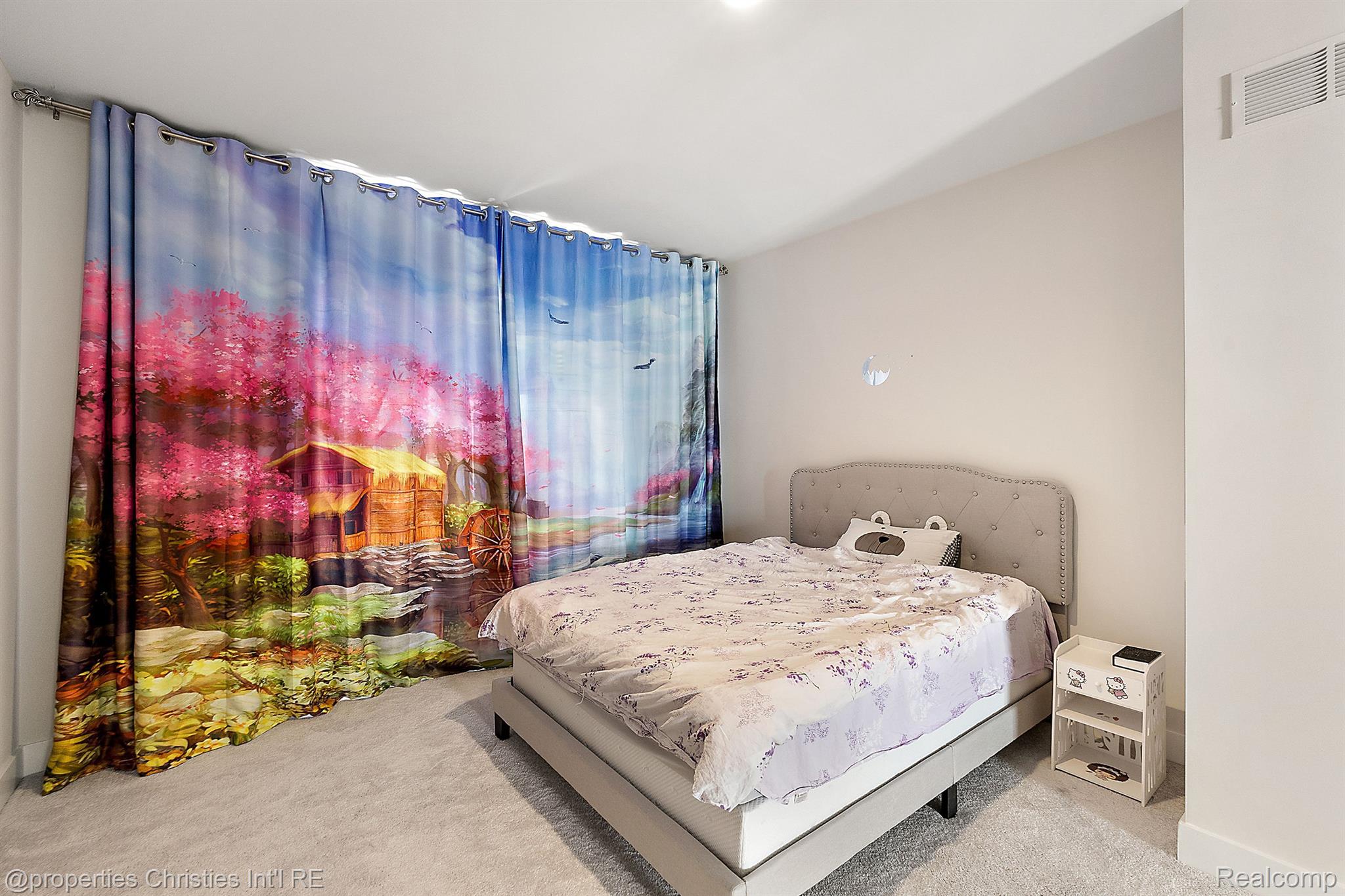 5545 Helmsdale Boulevard