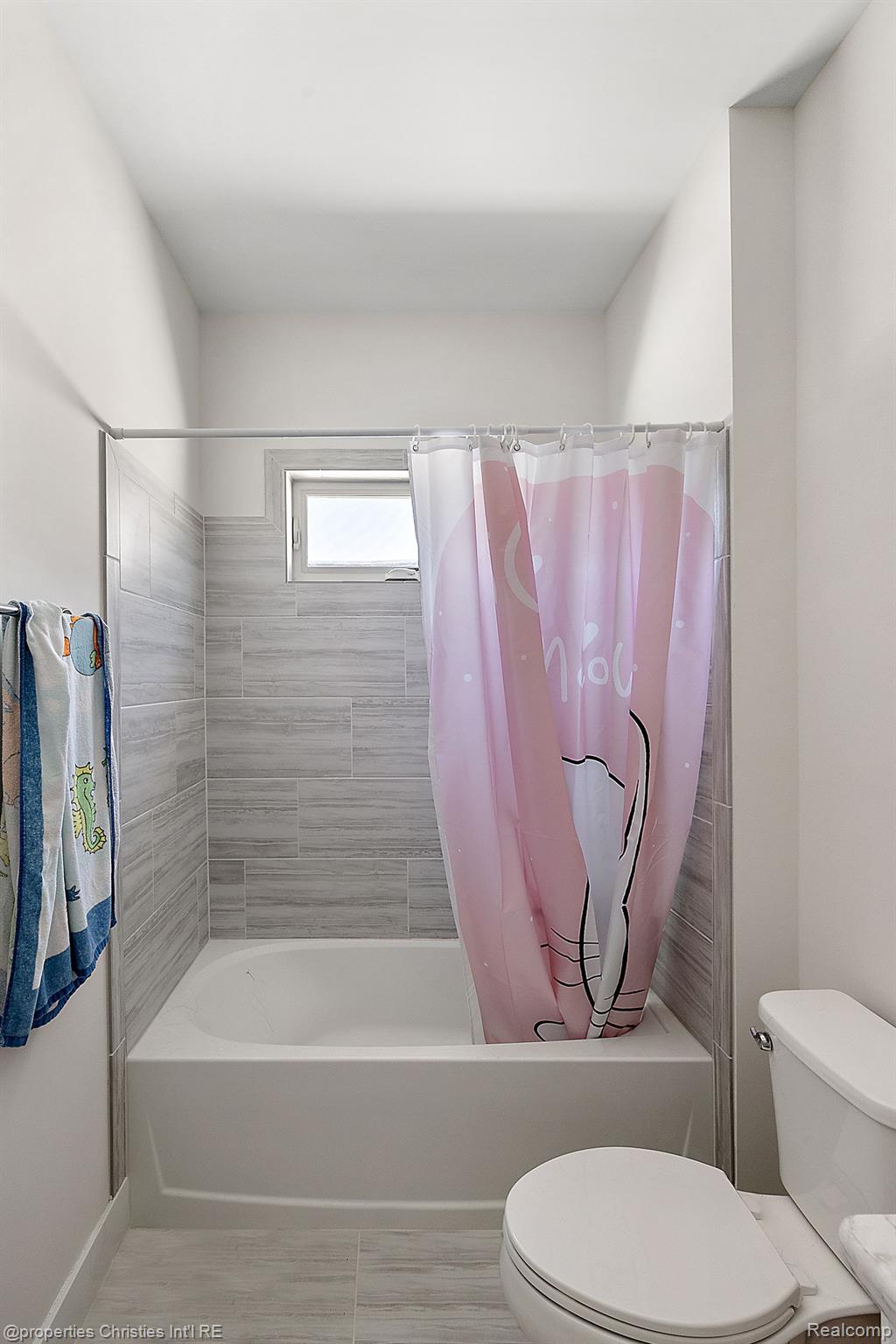 5545 Helmsdale Boulevard