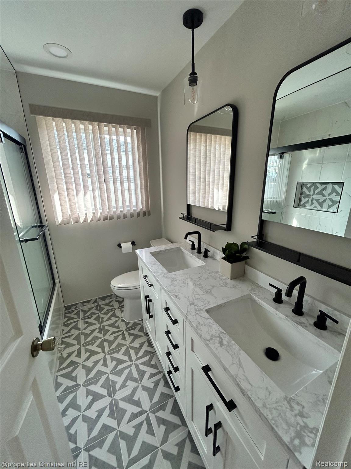 12376 CANTERBURY Drive