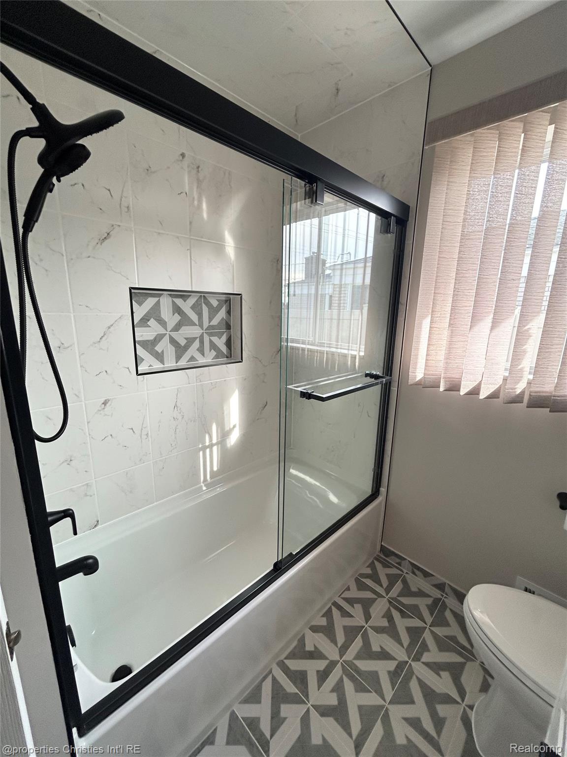 12376 CANTERBURY Drive