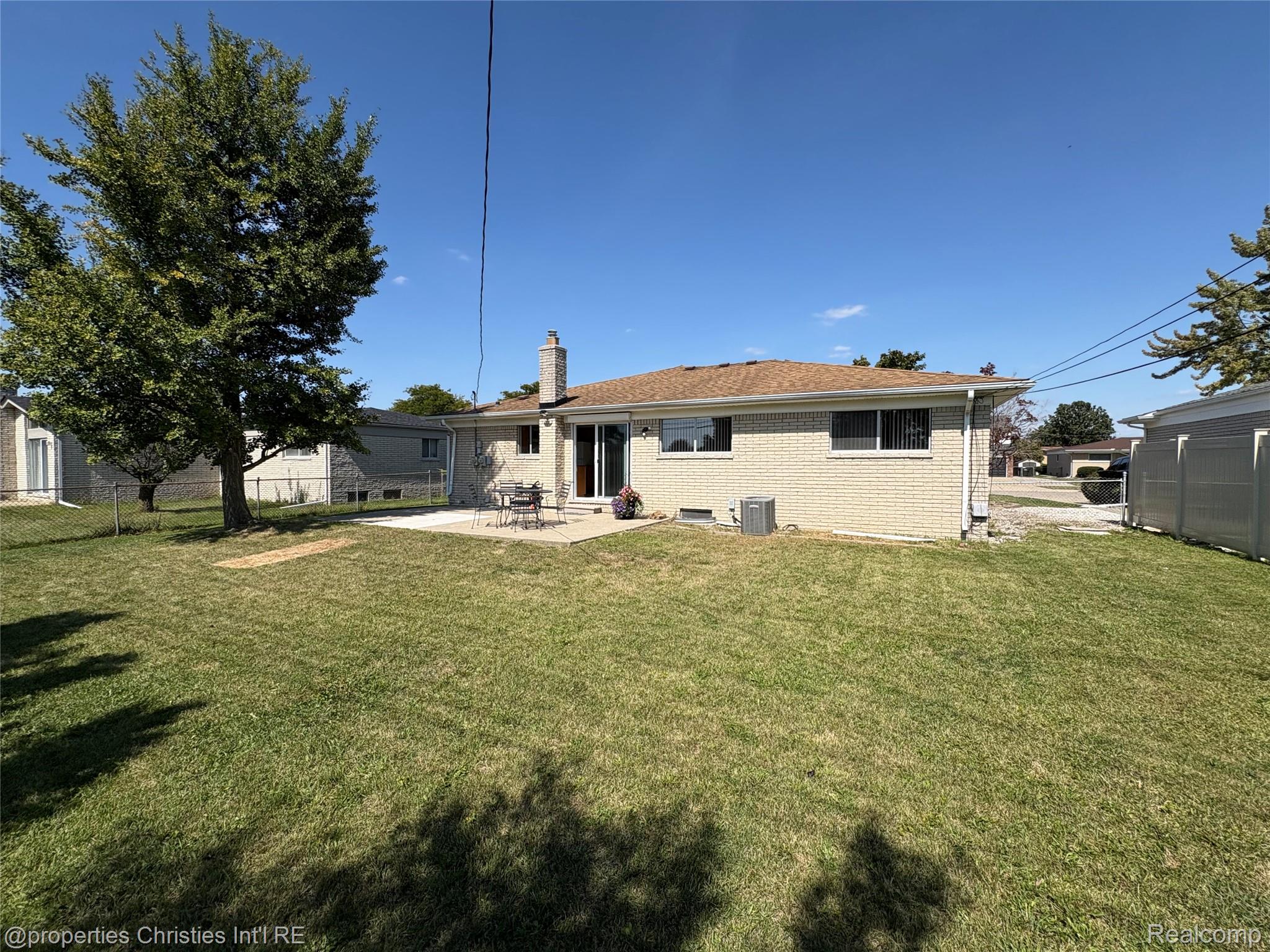 12376 CANTERBURY Drive