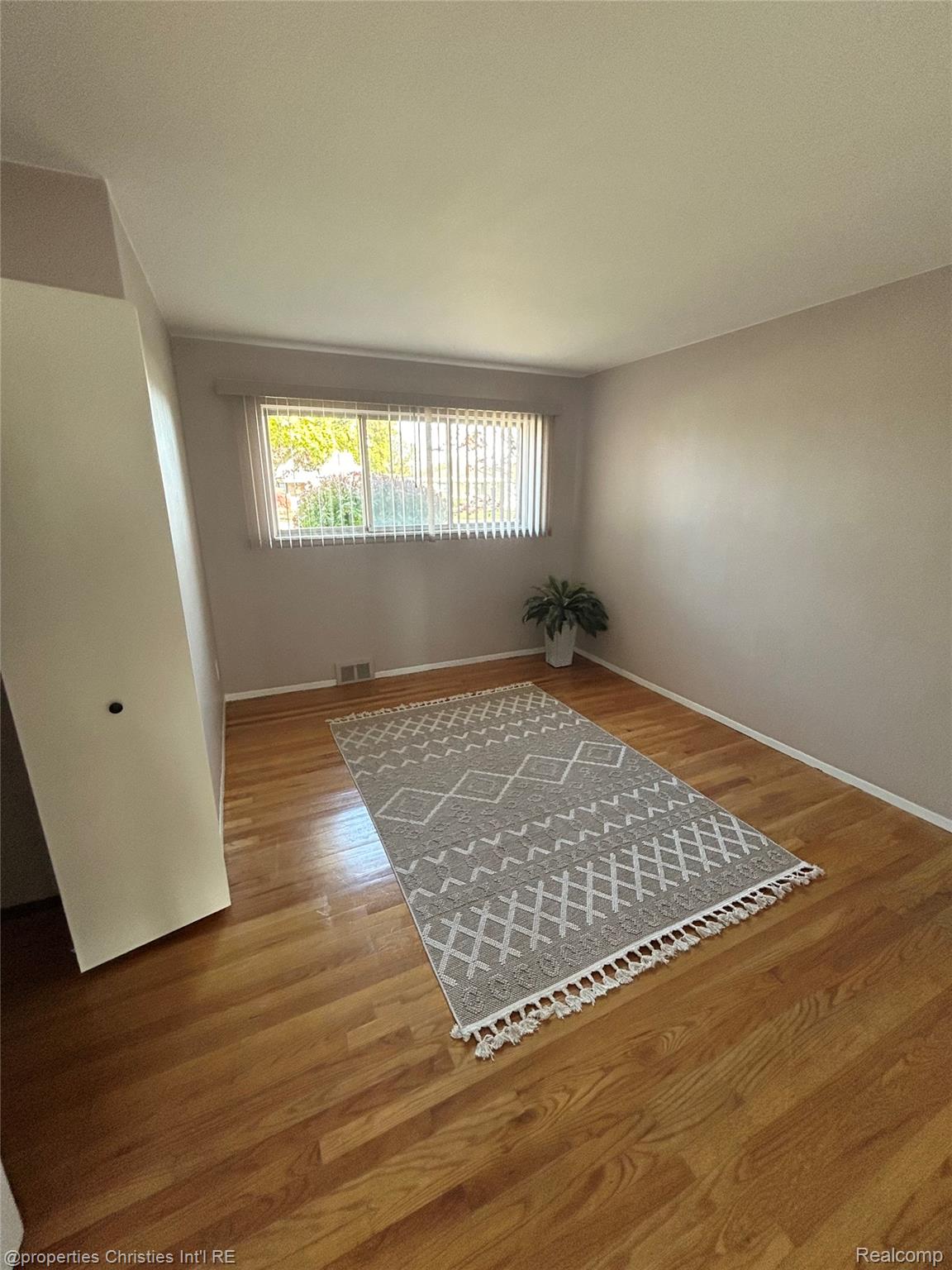 12376 CANTERBURY Drive