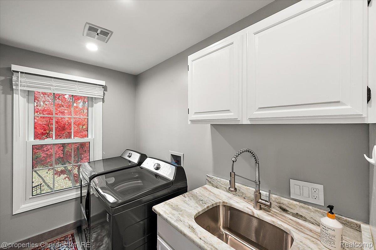 31301 Coachlight Lane