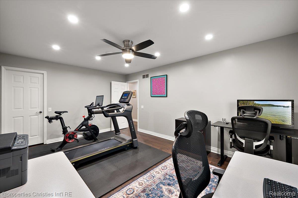 31301 Coachlight Lane