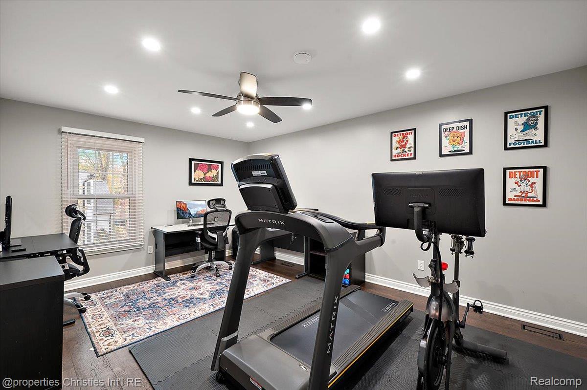 31301 Coachlight Lane