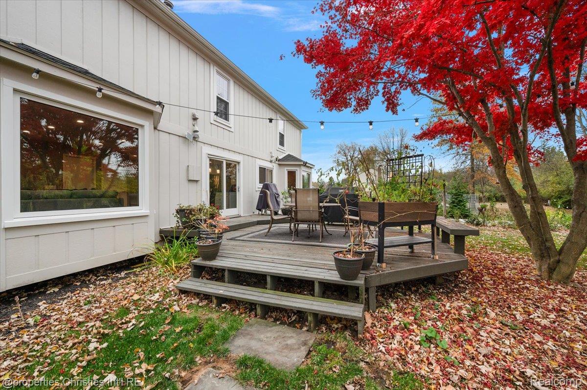 31301 Coachlight Lane