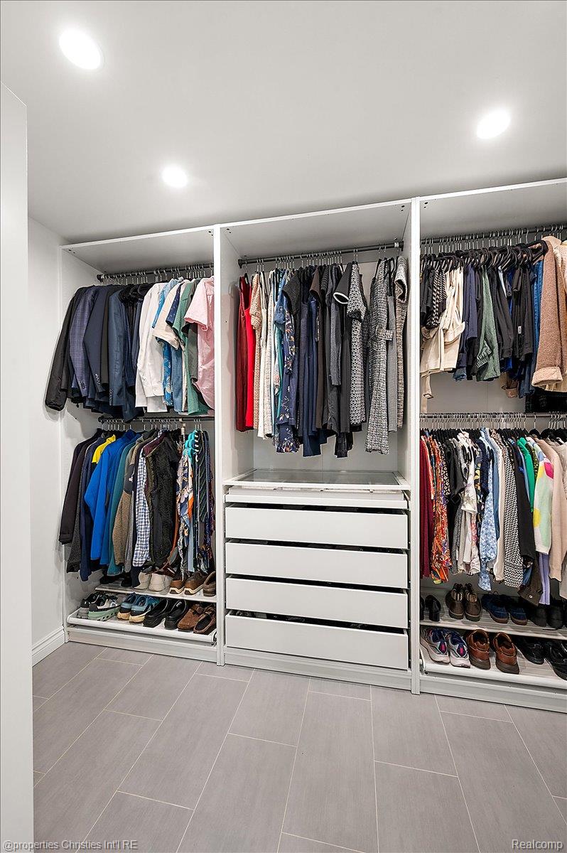 31301 Coachlight Lane