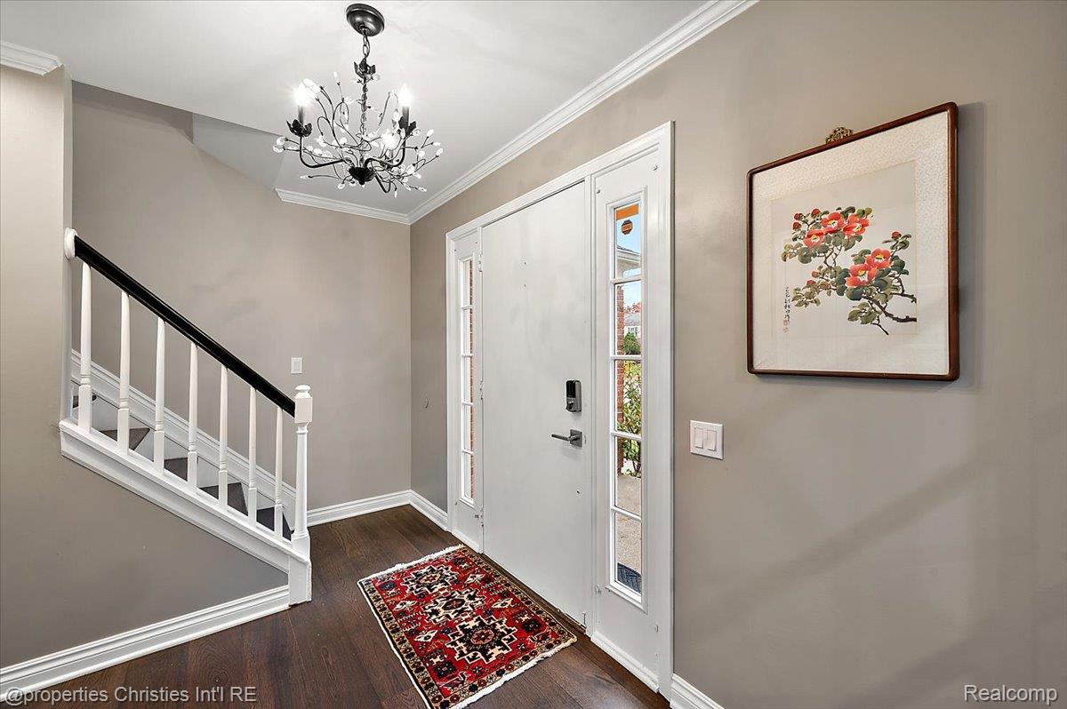 31301 Coachlight Lane