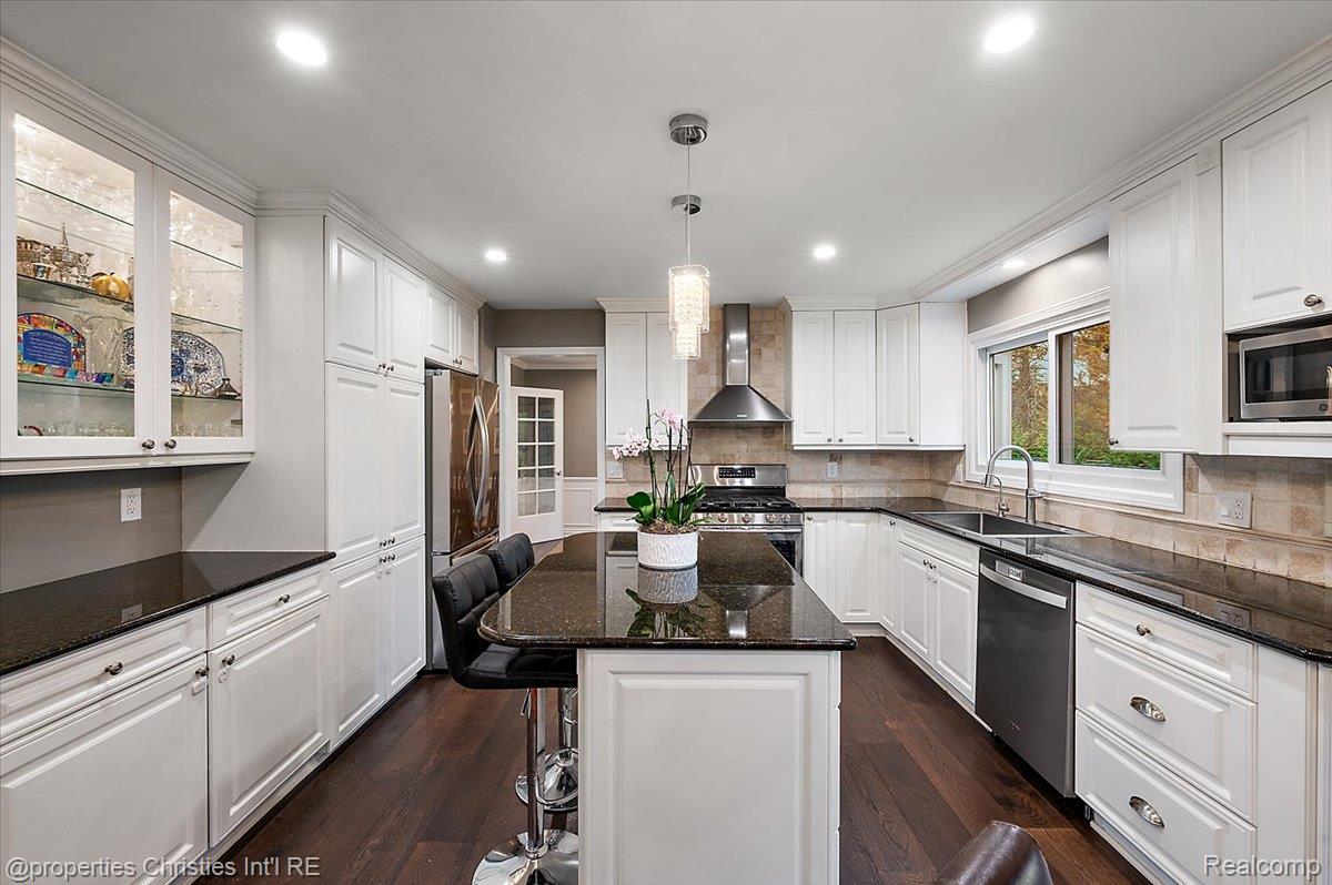 31301 Coachlight Lane