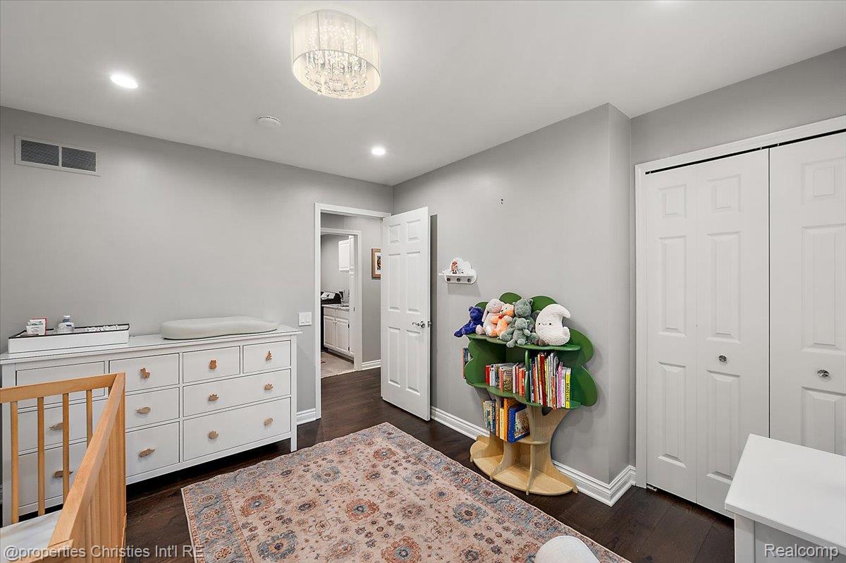 31301 Coachlight Lane