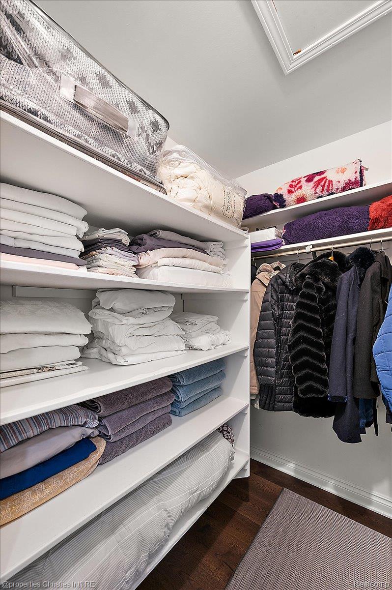 31301 Coachlight Lane