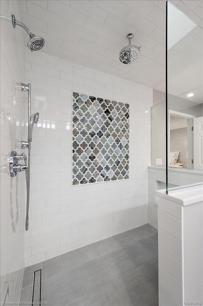 31301 Coachlight Lane