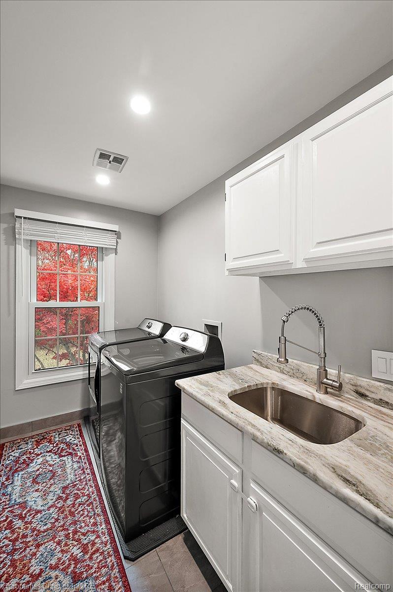 31301 Coachlight Lane