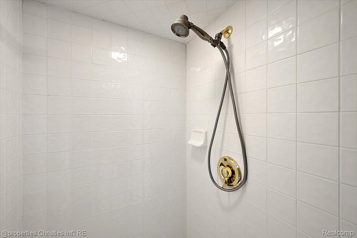 37907 Turnberry Court