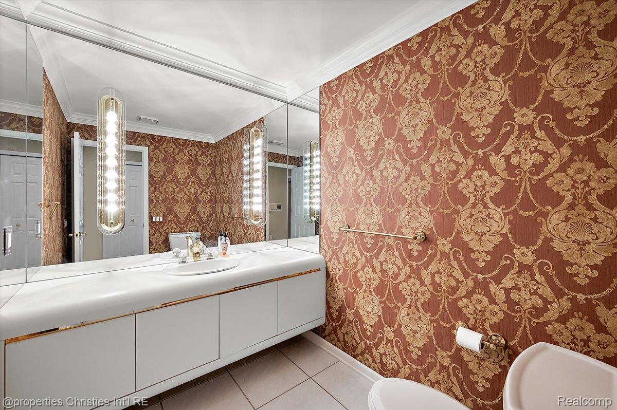 37907 Turnberry Court