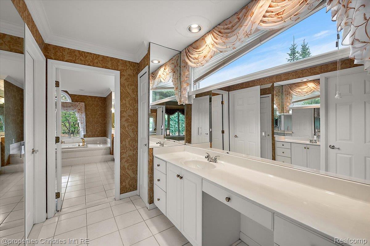 37907 Turnberry Court