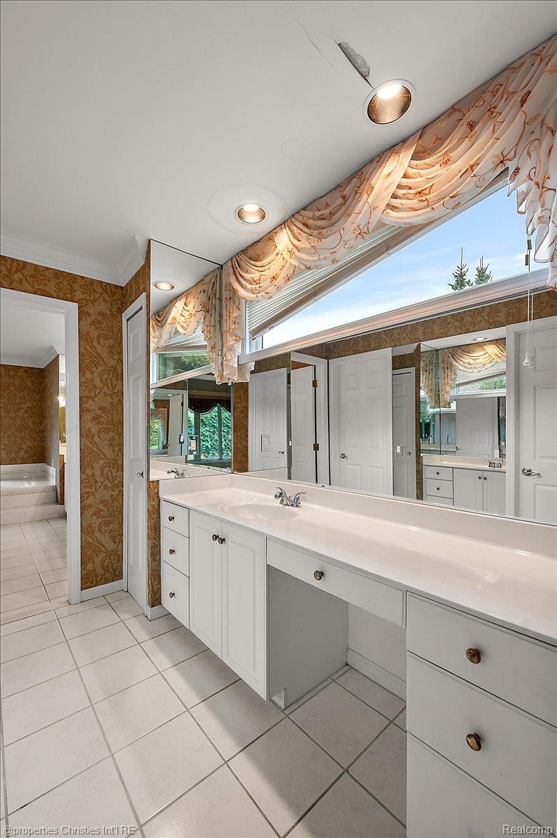 37907 Turnberry Court