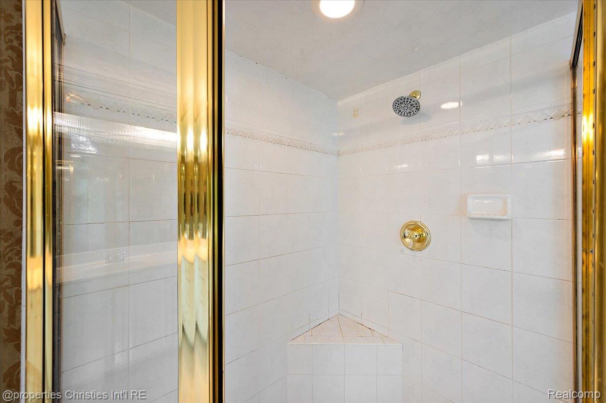 37907 Turnberry Court