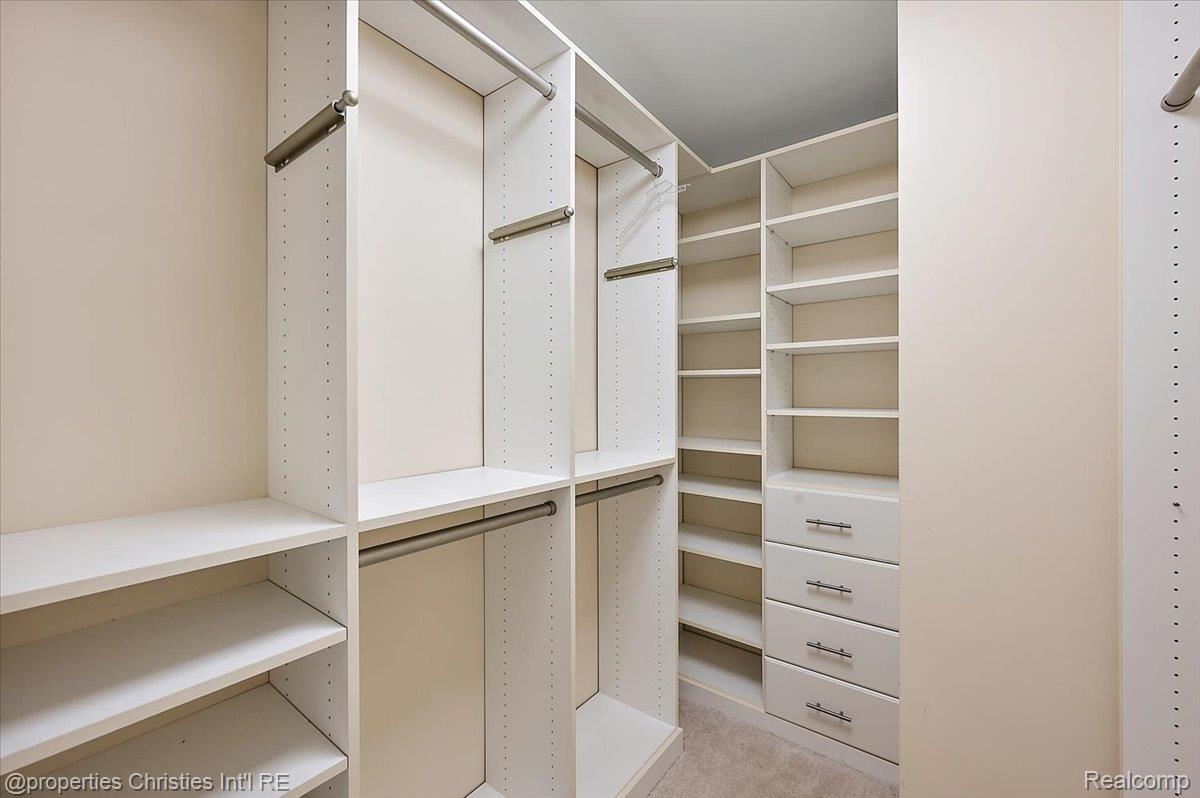 37907 Turnberry Court