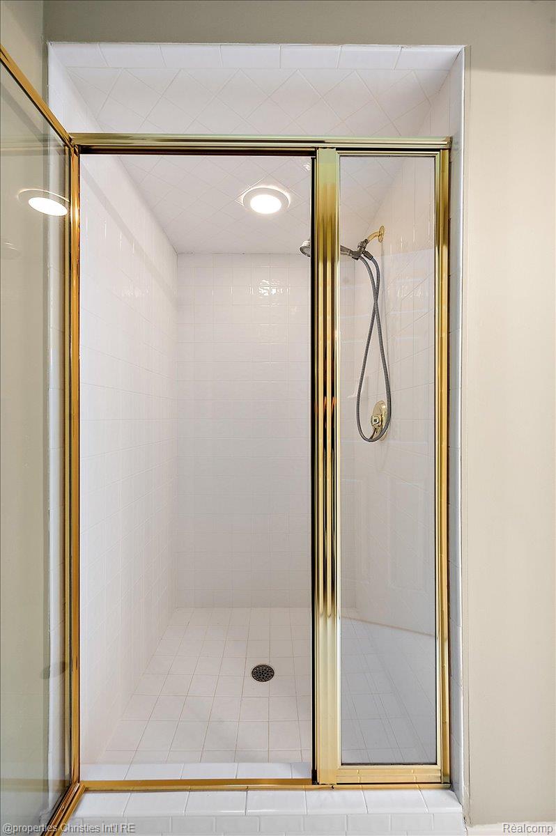 37907 Turnberry Court