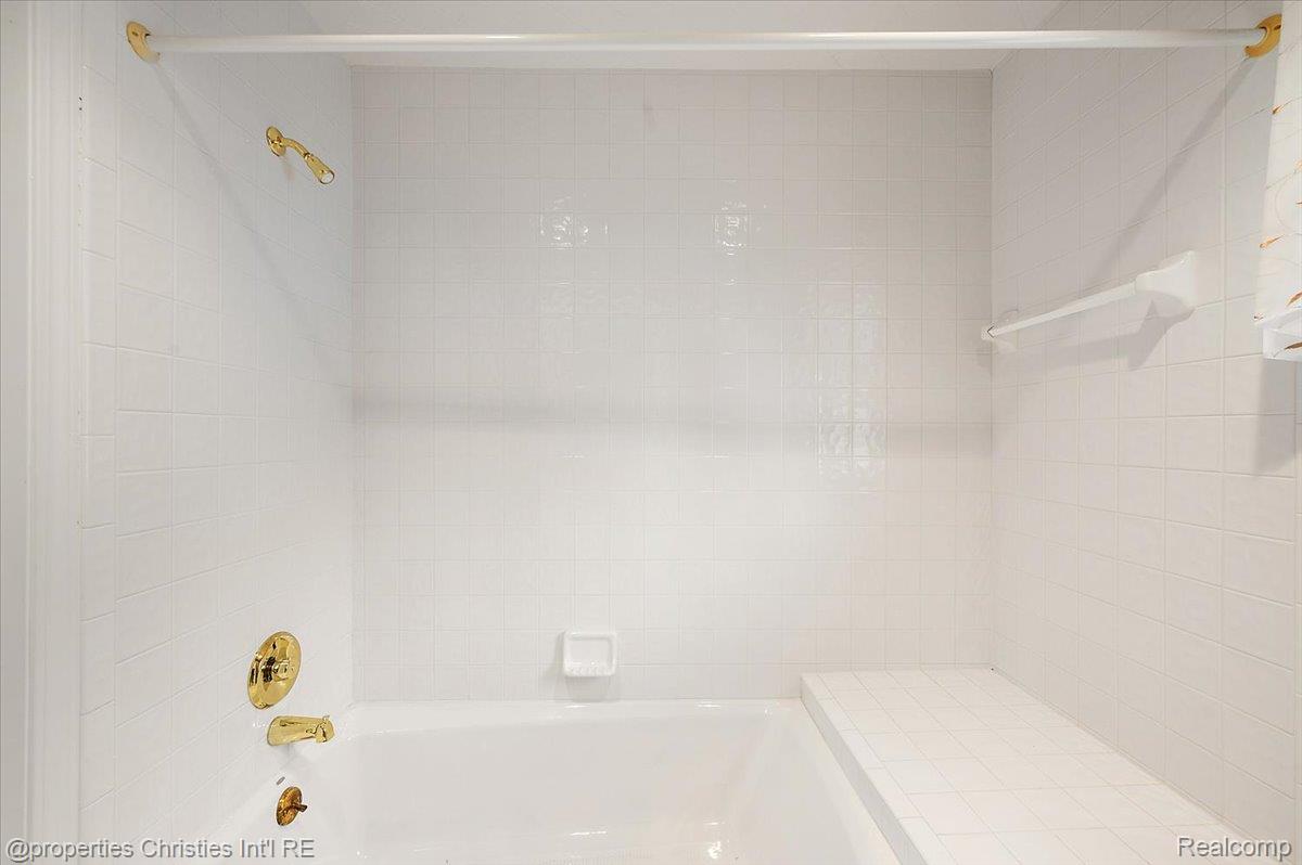 37907 Turnberry Court