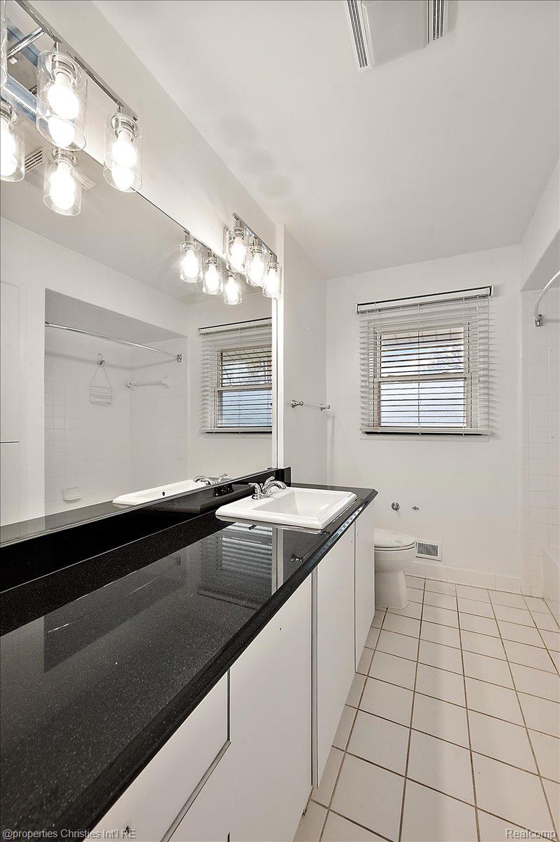 6386 Thorncrest Drive