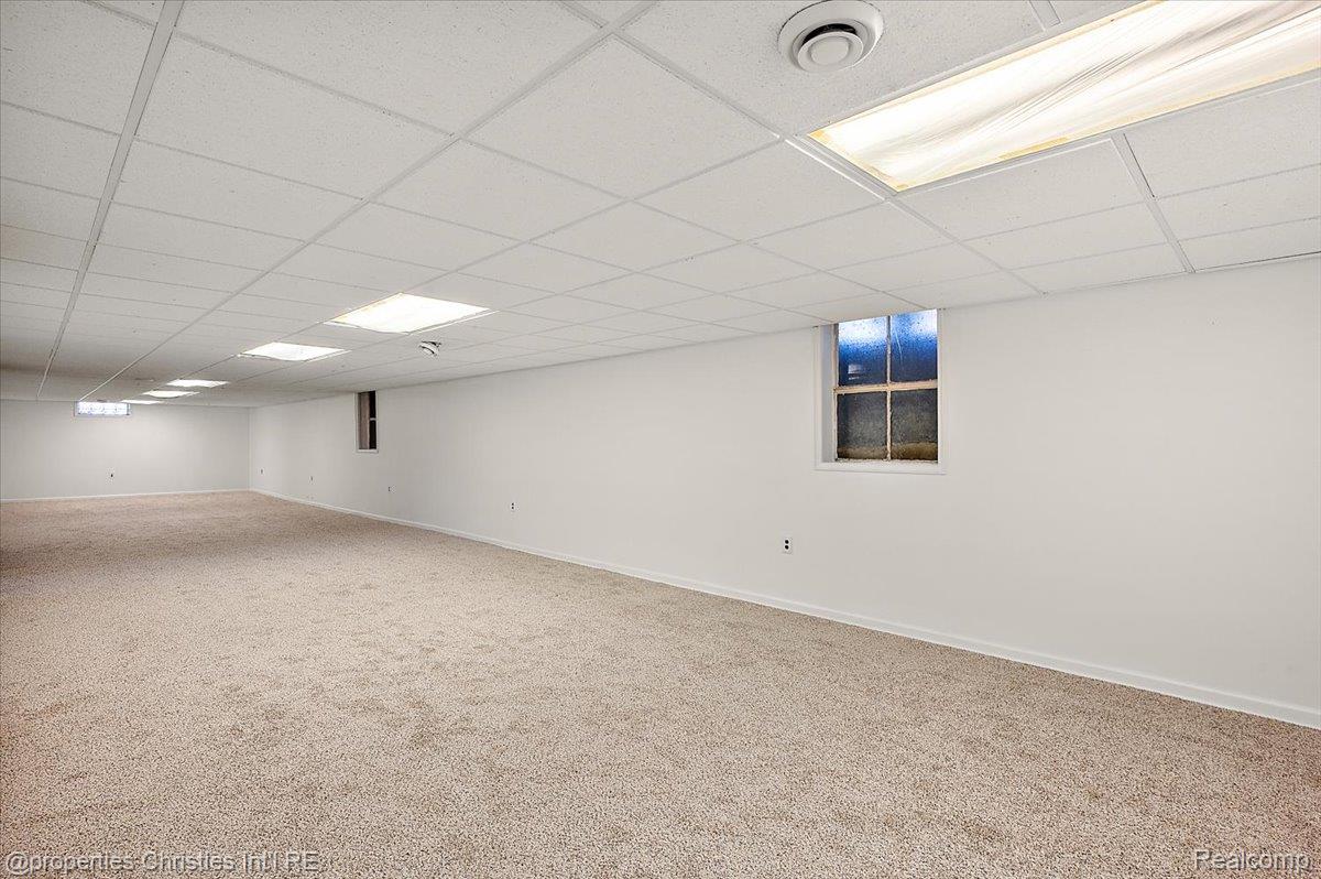 6386 Thorncrest Drive