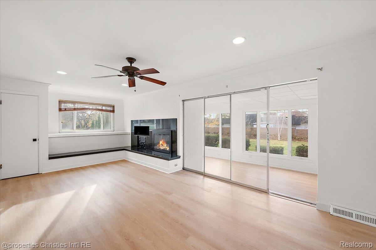 6386 Thorncrest Drive