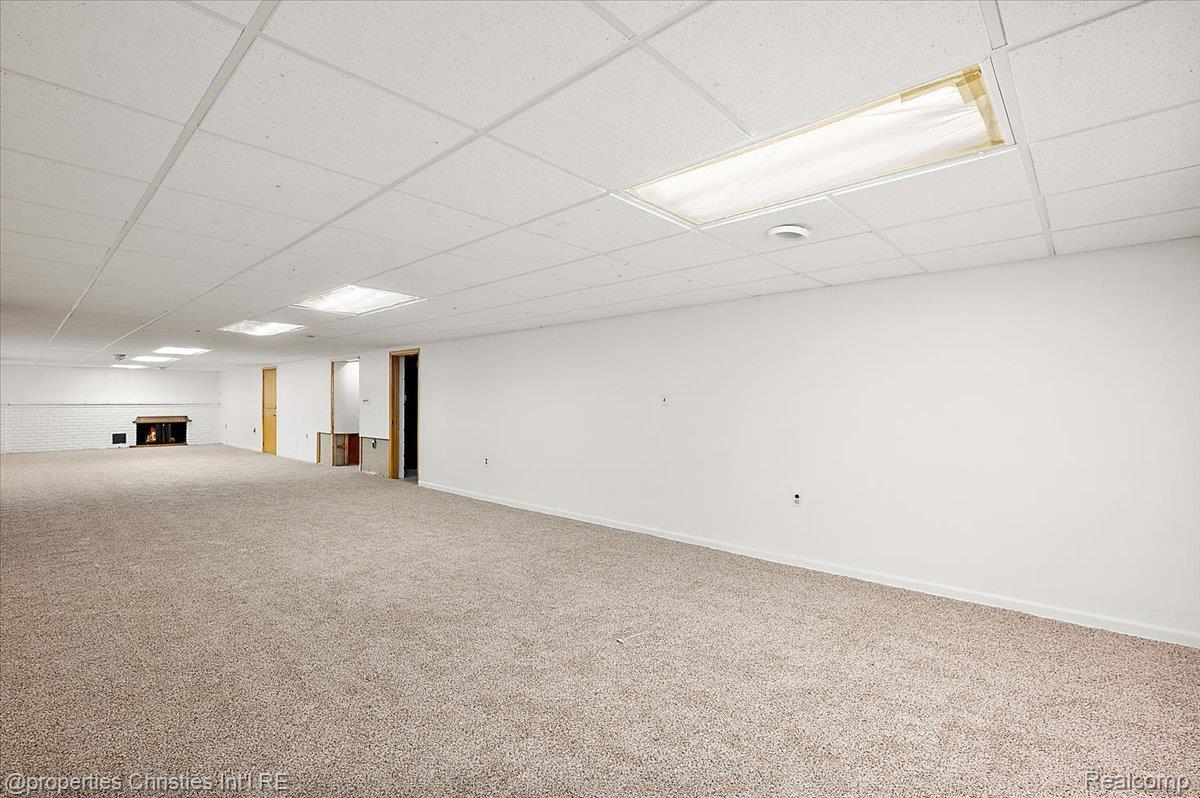 6386 Thorncrest Drive