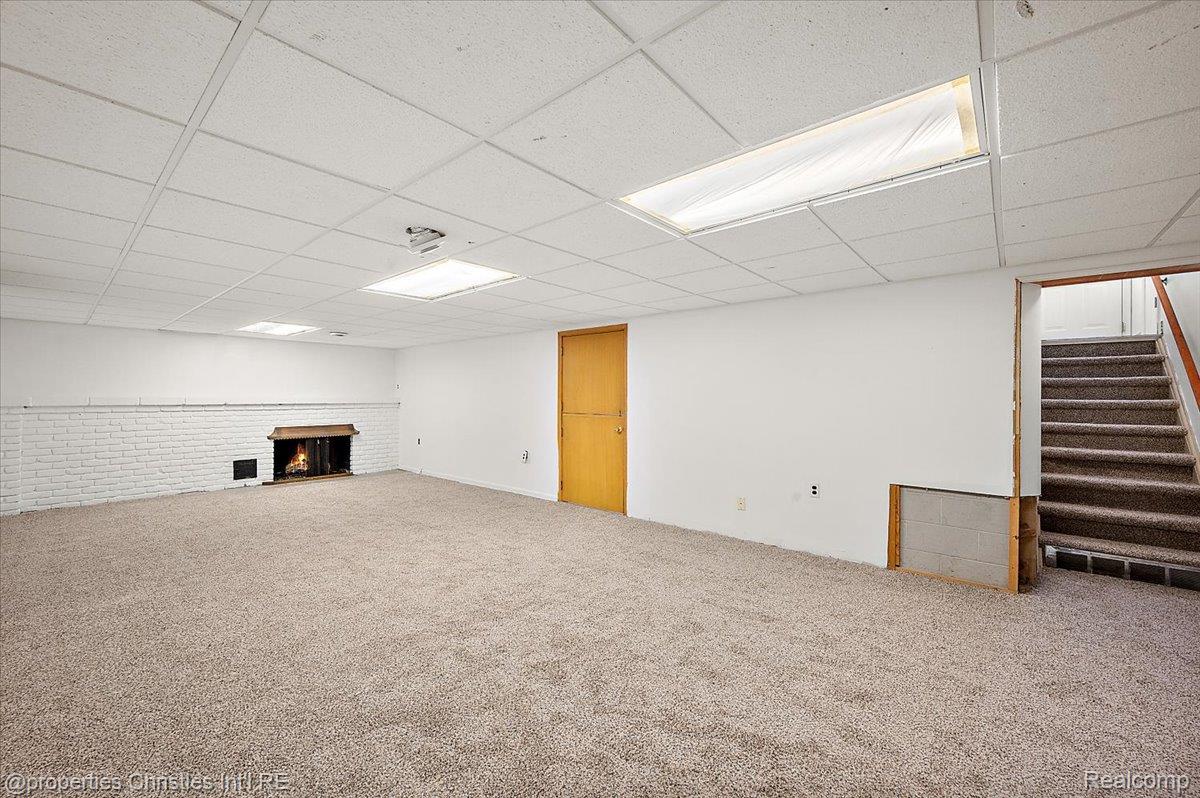 6386 Thorncrest Drive