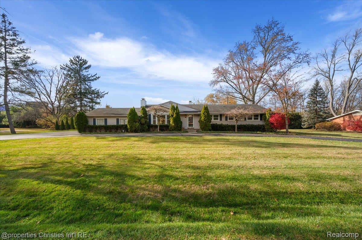 6386 Thorncrest Drive