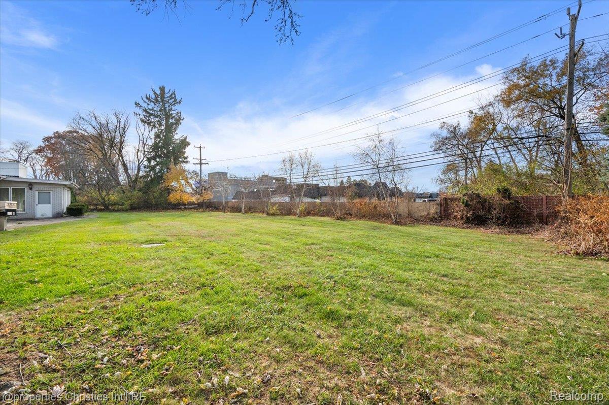 6386 Thorncrest Drive