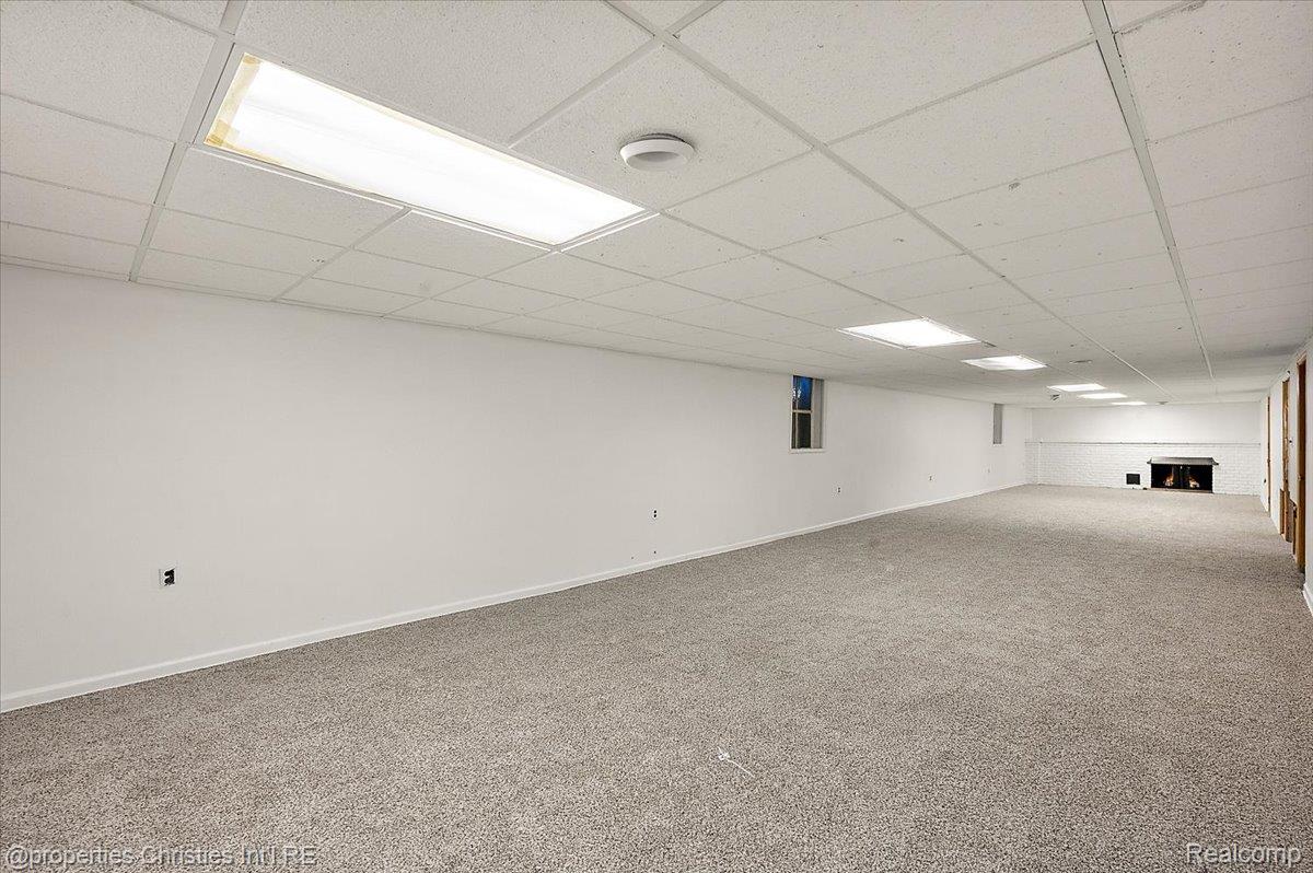 6386 Thorncrest Drive