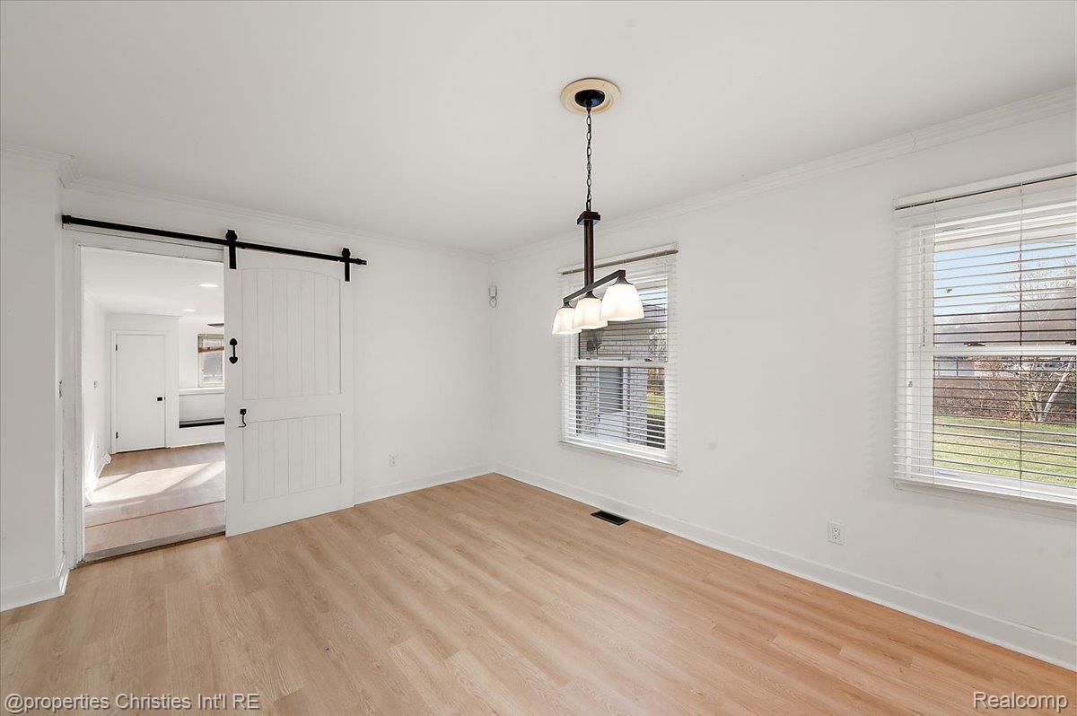 6386 Thorncrest Drive