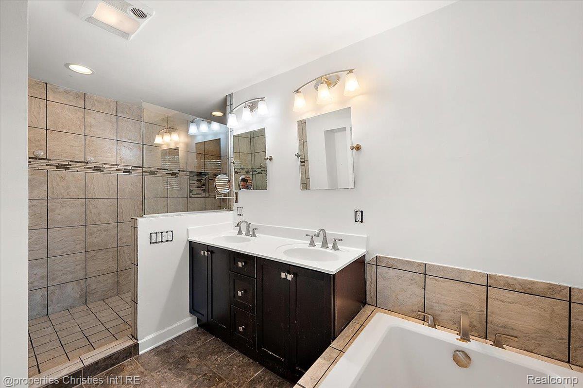 6386 Thorncrest Drive