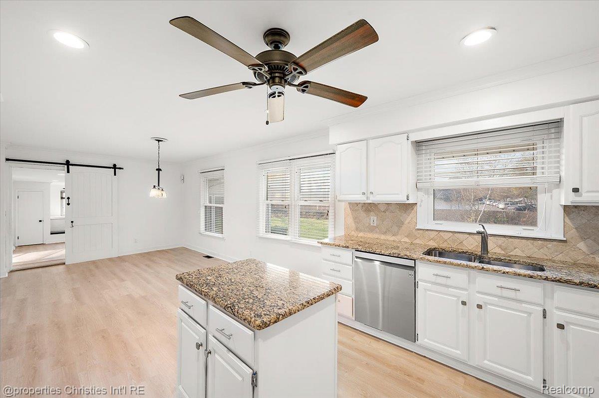 6386 Thorncrest Drive