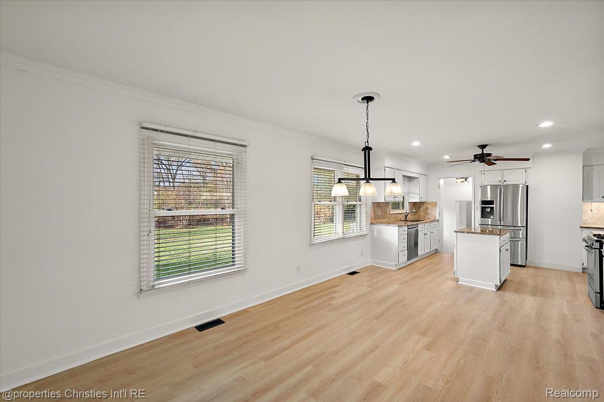 6386 Thorncrest Drive